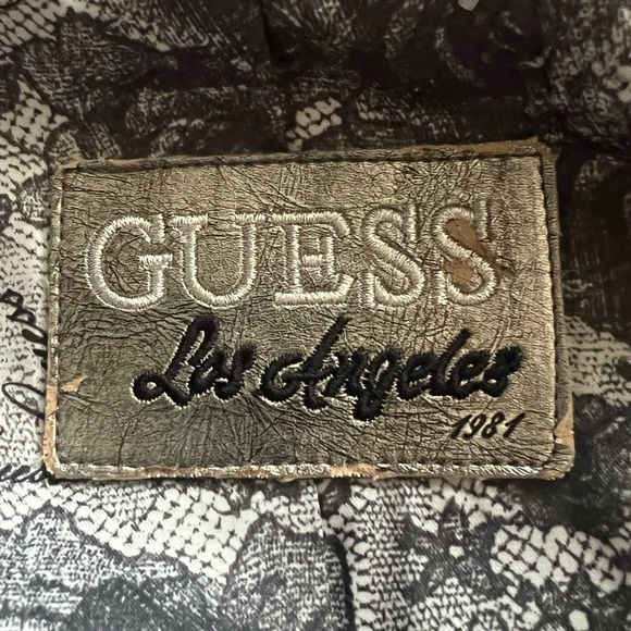 Guess Wool Blend White Diagonal zipper front belted Coat. Size Large. - Picture 10 of 13